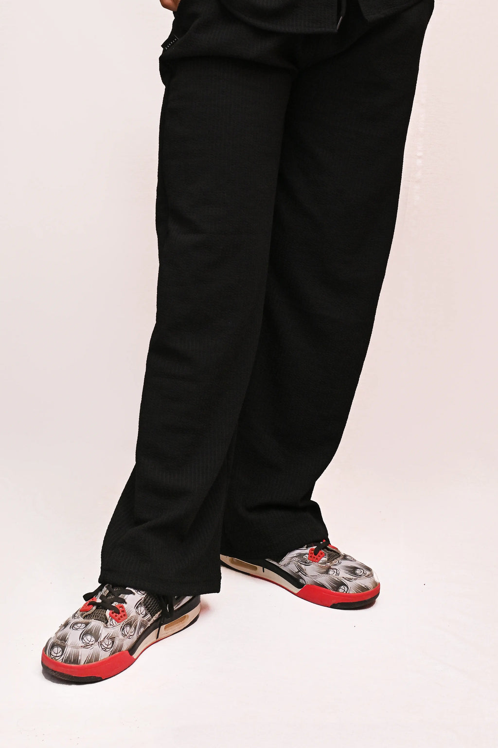 HYKEYZ Classic Textured Straight Trouser - Black